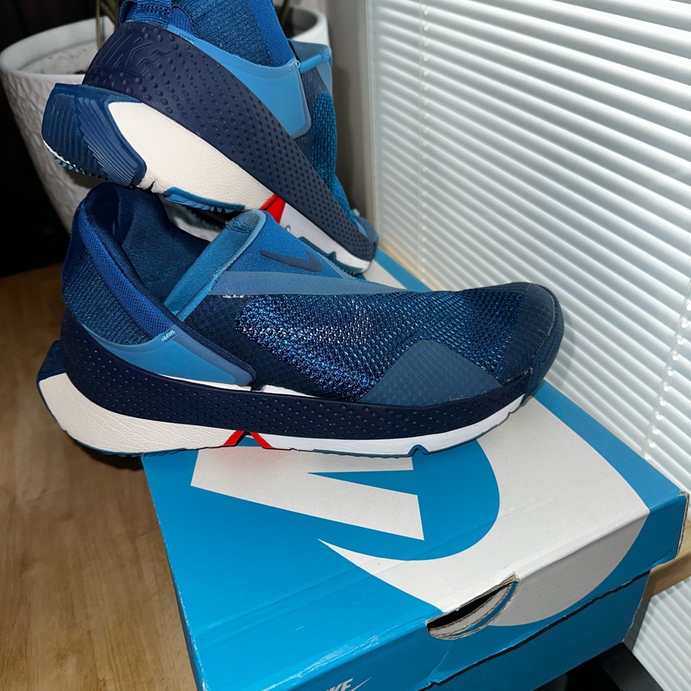 Nike Go Flyease Blue Womens 5.5 Men’s 4